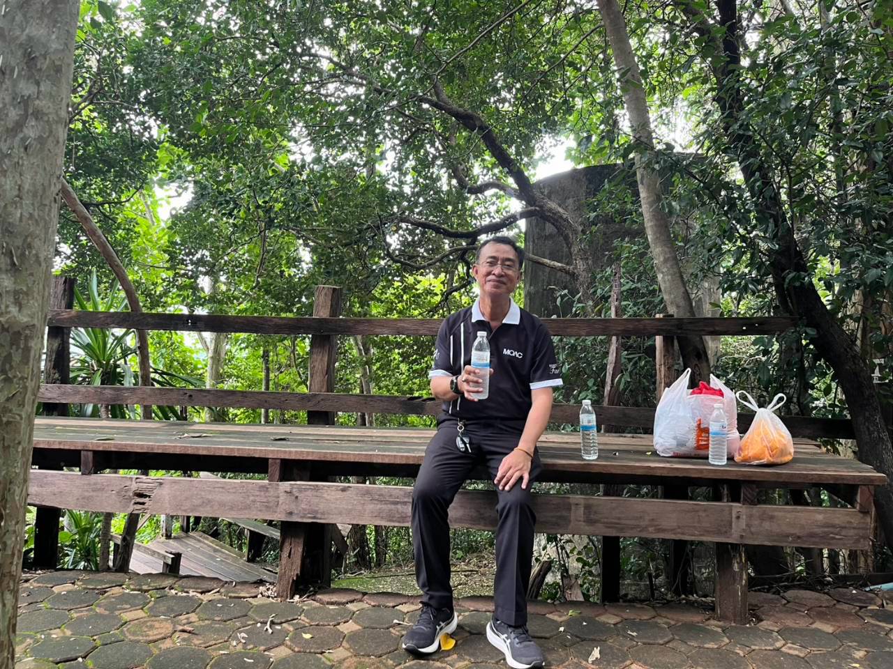 title - ปักธงธรรมจักร และธงชาติไทยภายใต้โครงการปลูกป่าเพื่อเป็นพุทธบูชาในพื้นที่ปฏิรูปที่ดิน (ส.ป.ก.)